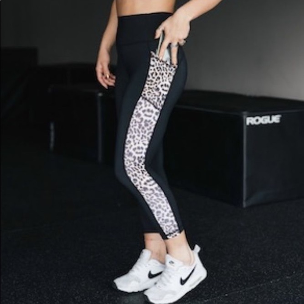 Zyia Leopard Pocket Brilliant leggings